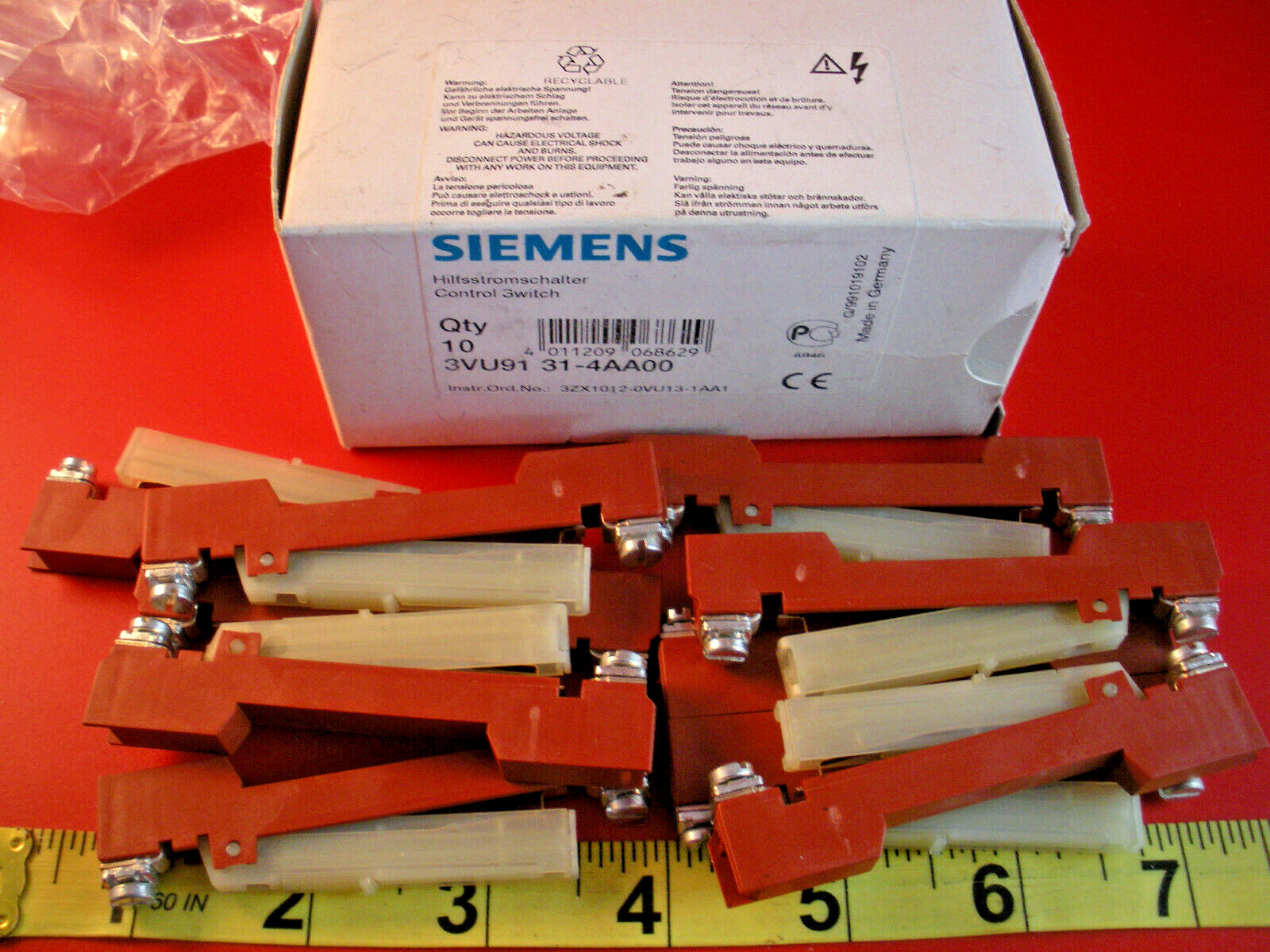 Siemens 3VU91 31-4AA00 Lot of (10) Control Switch 3VU9131-4AA00 Nib New