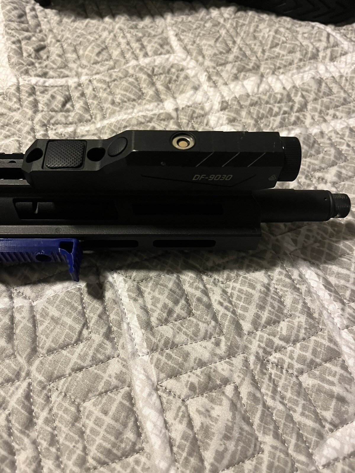 airsoft gun
