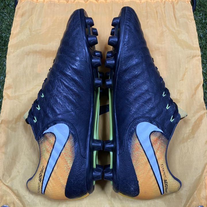 Nike Soccer Spikes Tiempo Legend