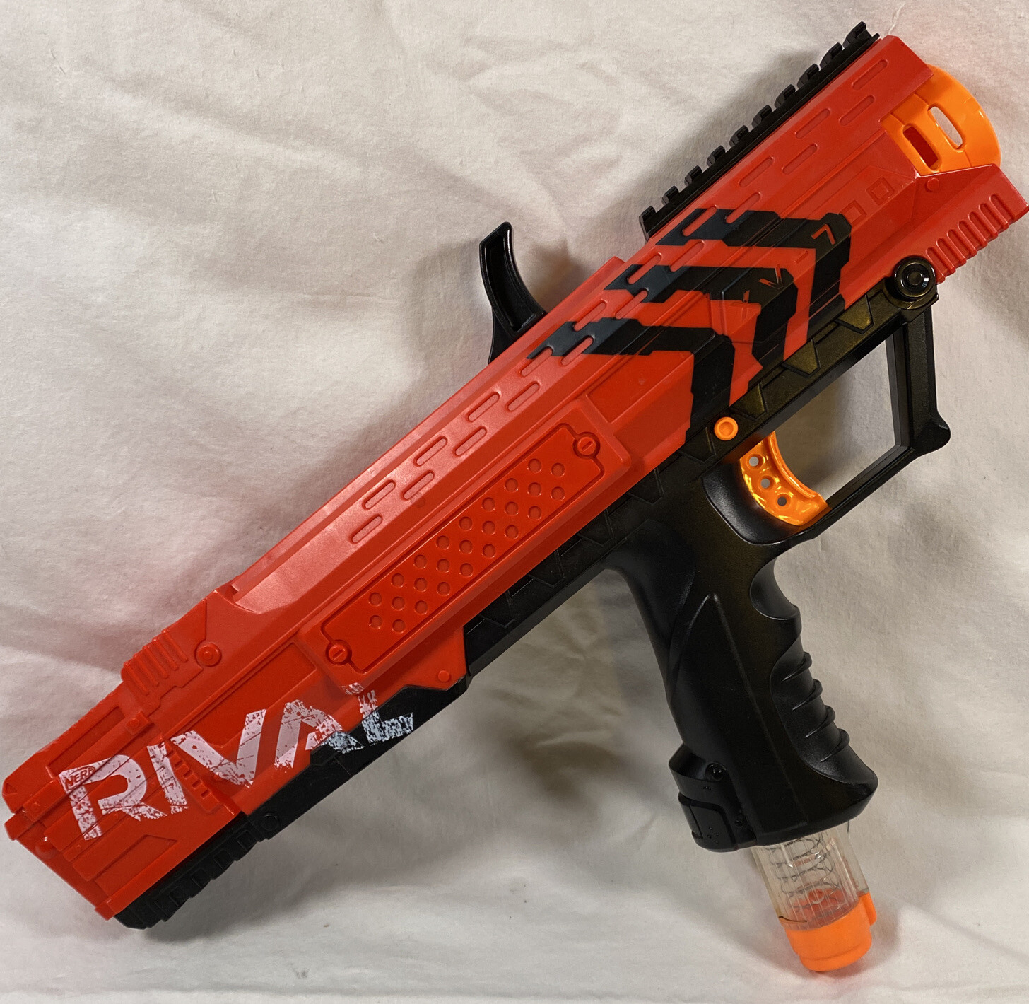 Nerf Rival Apollo XV-700 Red W/Magazine