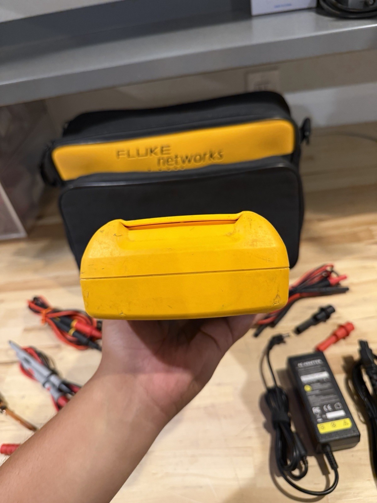 FLUKE 754 DOCUMENTING PROCESS CALIBRATOR W/ ACCESSORIES (TESTED) FREE SHIPPING