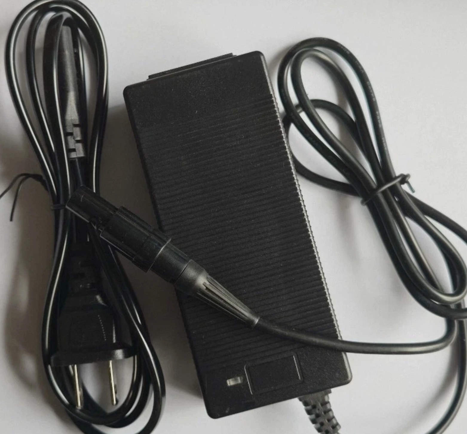 Charger for Vivax transmitter Vloc2 14.4V (4 PIN)