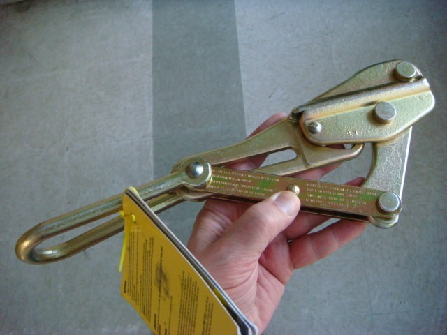 KLEIN TOOLS 1656-20 Cable Puller  0.2" to 0.4" , 4500 LB --  New and Unused