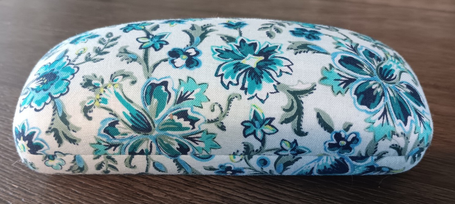 Vera Bradley Eyeglass Hard Case Daisy Dot Paisley Teal Pattern Retired VERY NICE