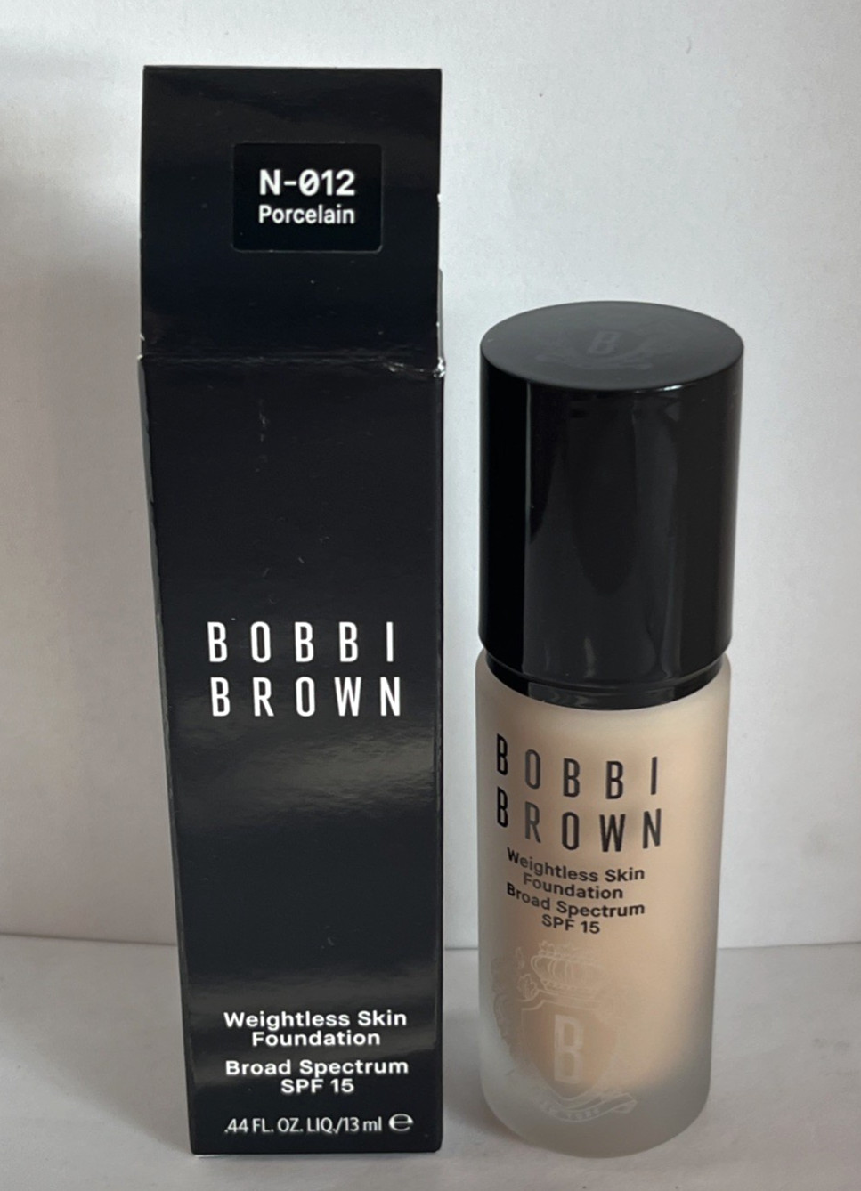 Bobbi Brown Weightless Skin Foundation SPF 15 N-012 Porcelain  0.44oz/ 13ml New