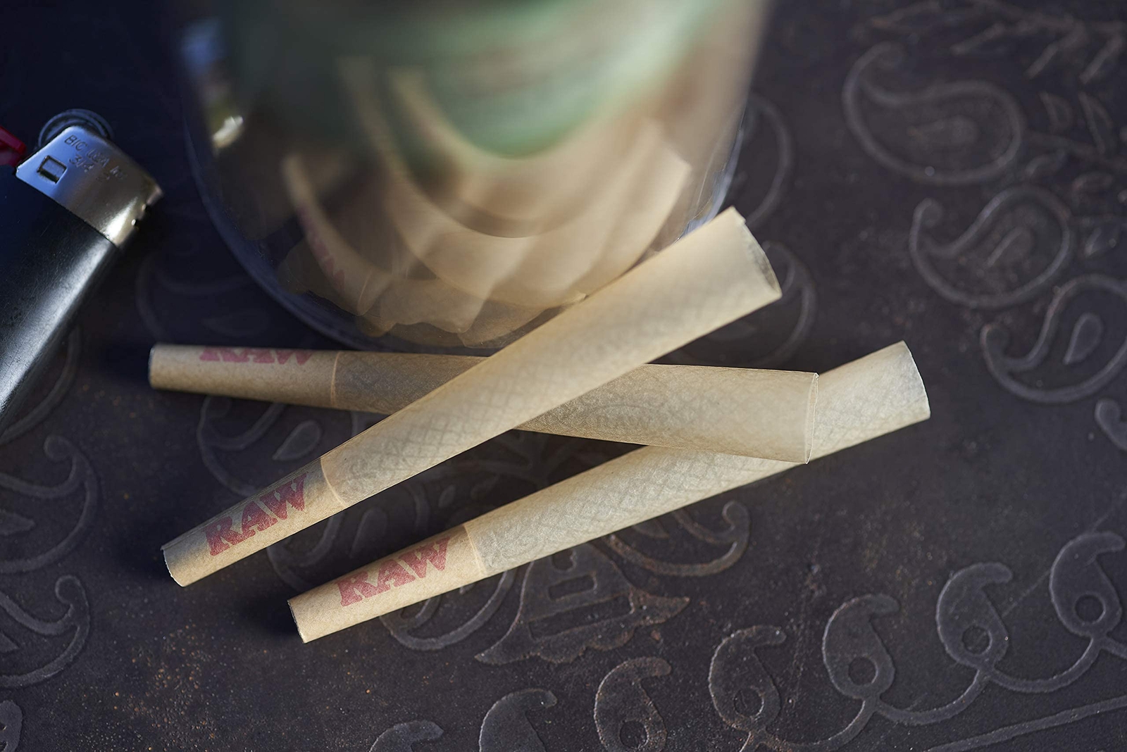RAW Cones Classic 1 1/4 Size: 50 Pack