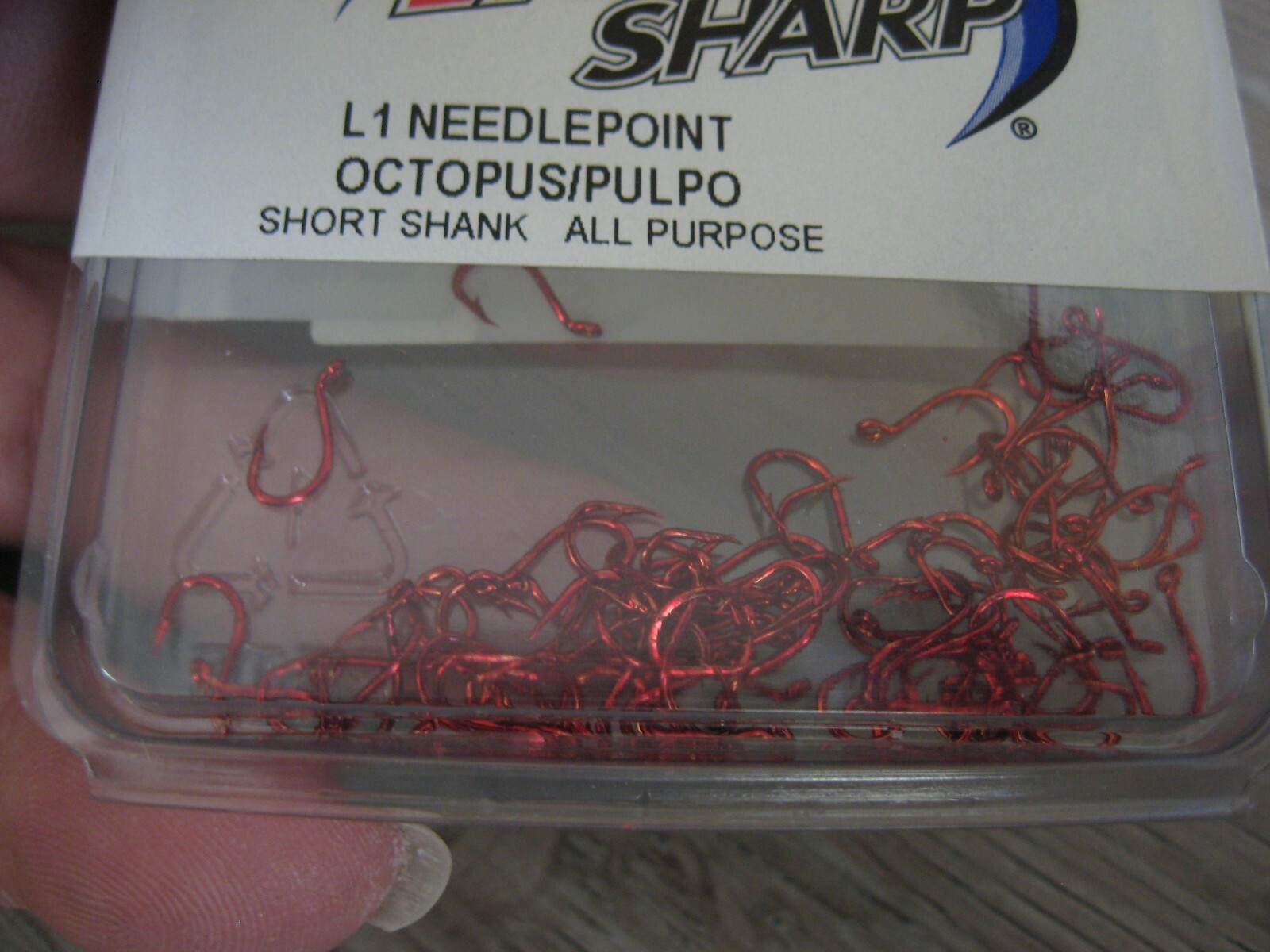 70 Eagle Claw L1RU-12 Octopus Size 12 Fish Hooks Red Short Shank Up Eye