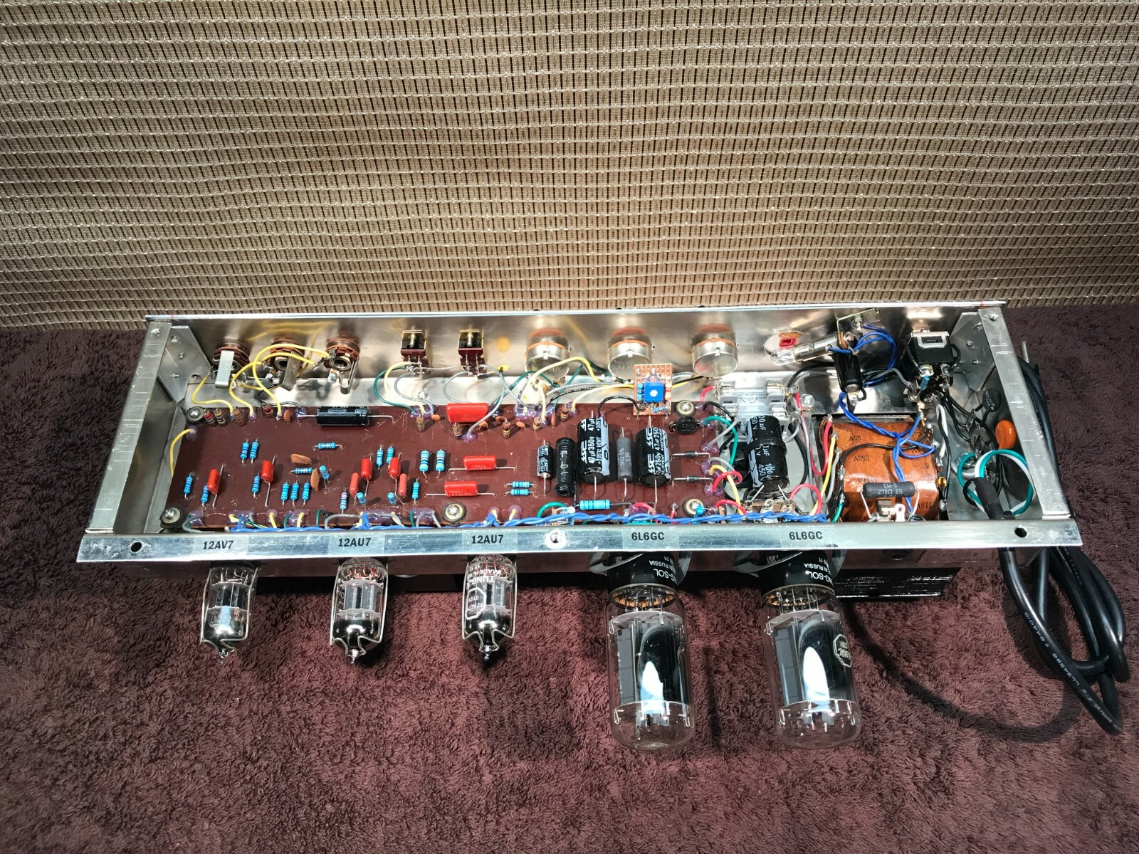 Univox 2x12 Custom Combo Guitar Amplifier (Amp) U-235