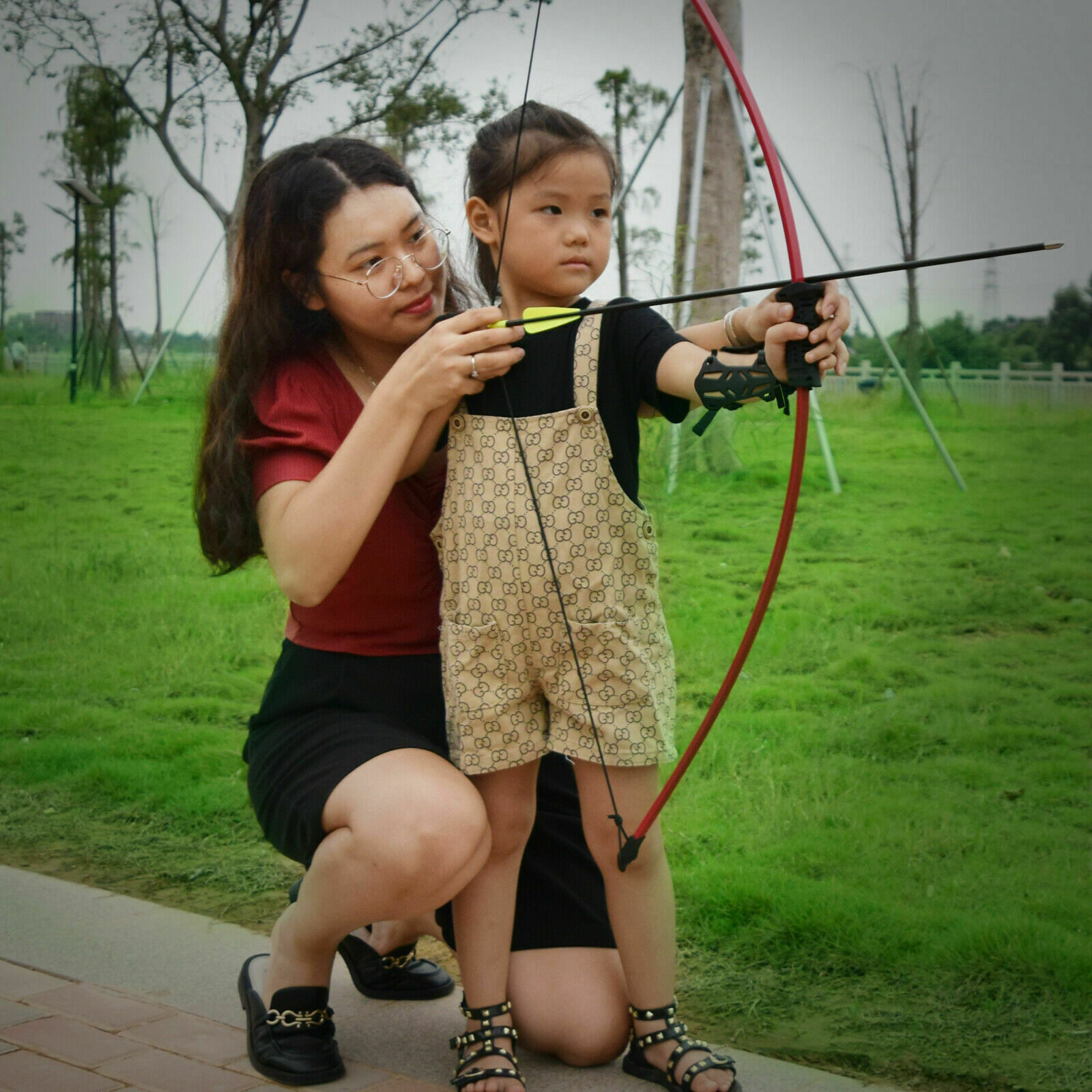 Youth Teens Archery Takedown Recurve Bow and Arrows Set For Kids Outdoor 10lb