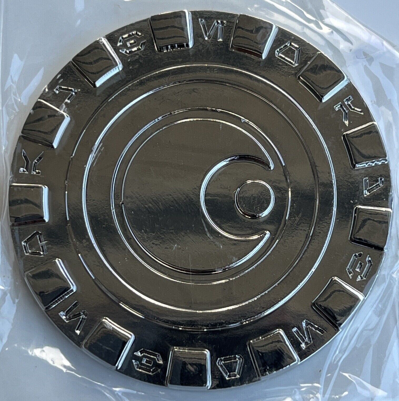 Star Wars THE LAST JEDI CANTO BIGHT SILVER CASINO CHIP  - Bam Box - FREE SHIP
