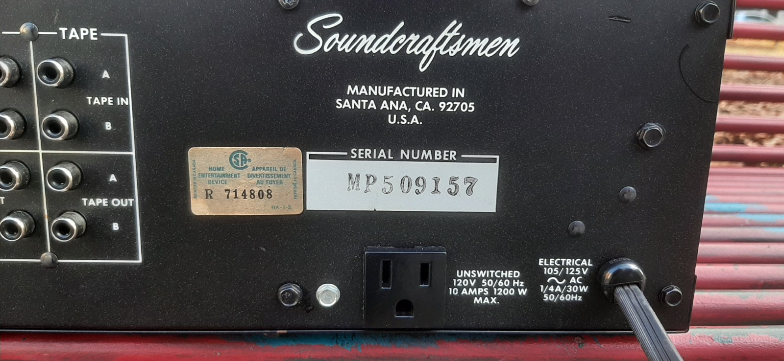 SOUNDCRAFTSMEN PROFESSIONAL THIRD-OCTAVE TWIN-GRAPHIC EQUALIZER DC4415