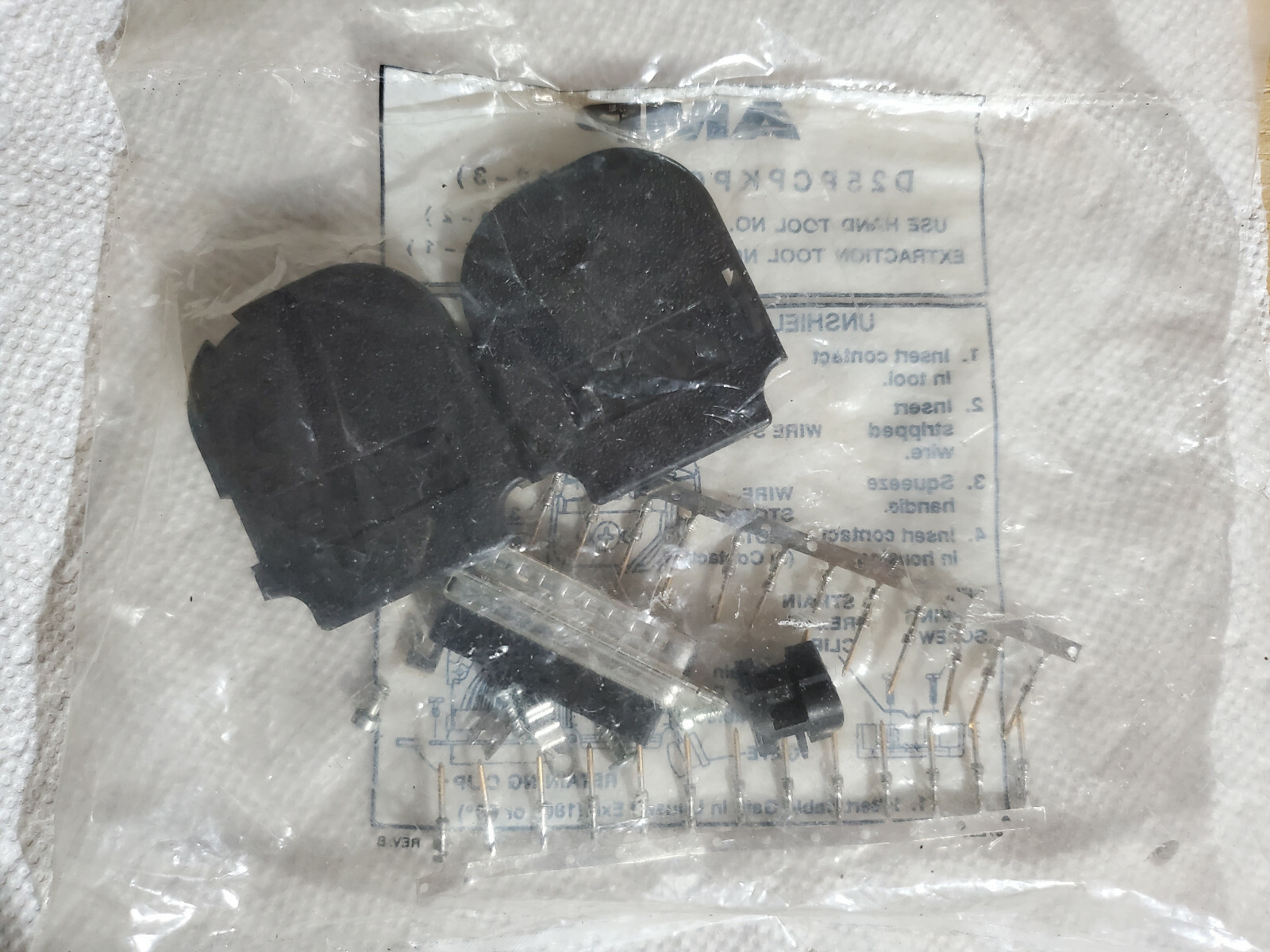 AMP D25PCPKPC Unshielded Crimp Snap Kit