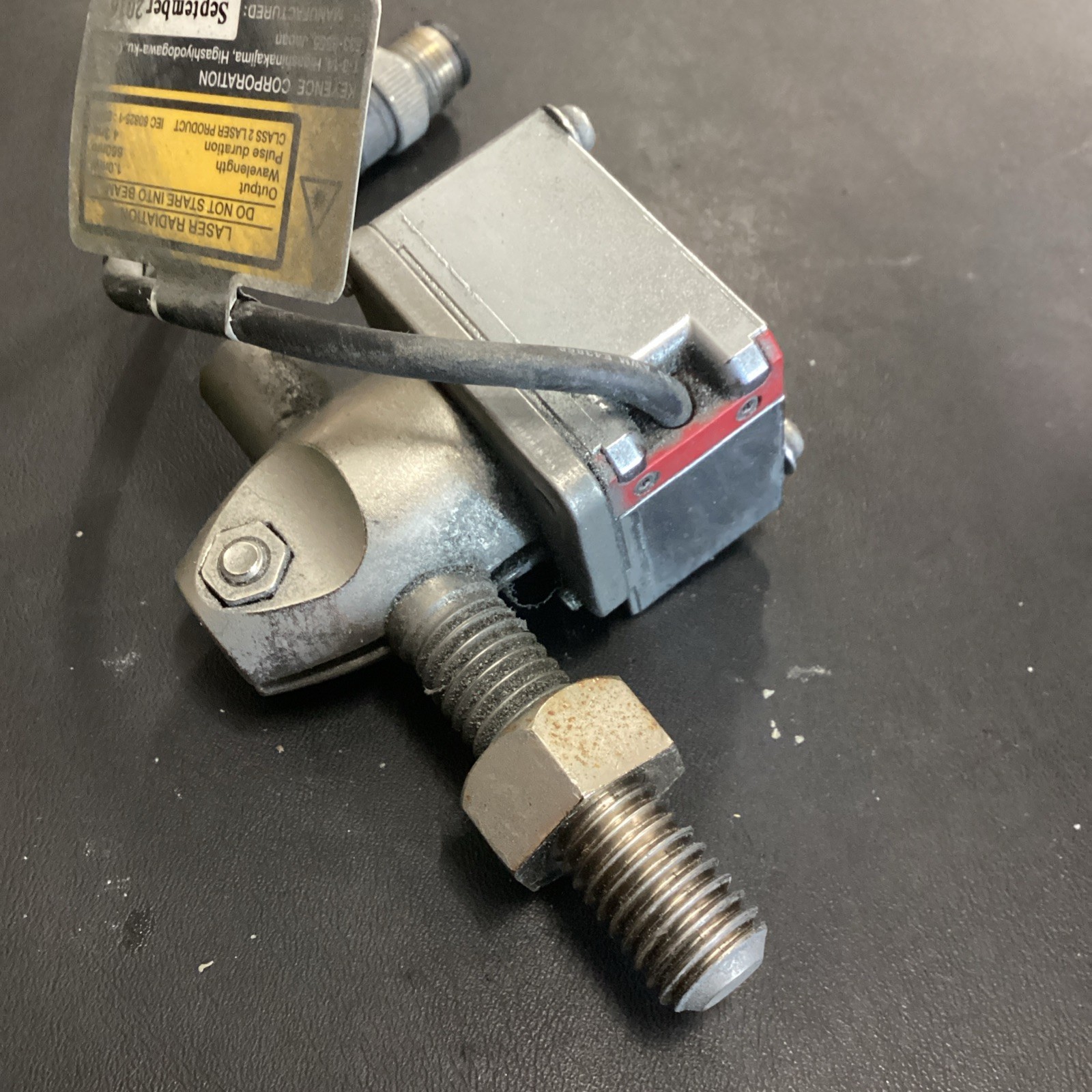 Keyence LR-TB2000C Laser Proximity Sensor 2 Meter 20-30VDC (USED)
