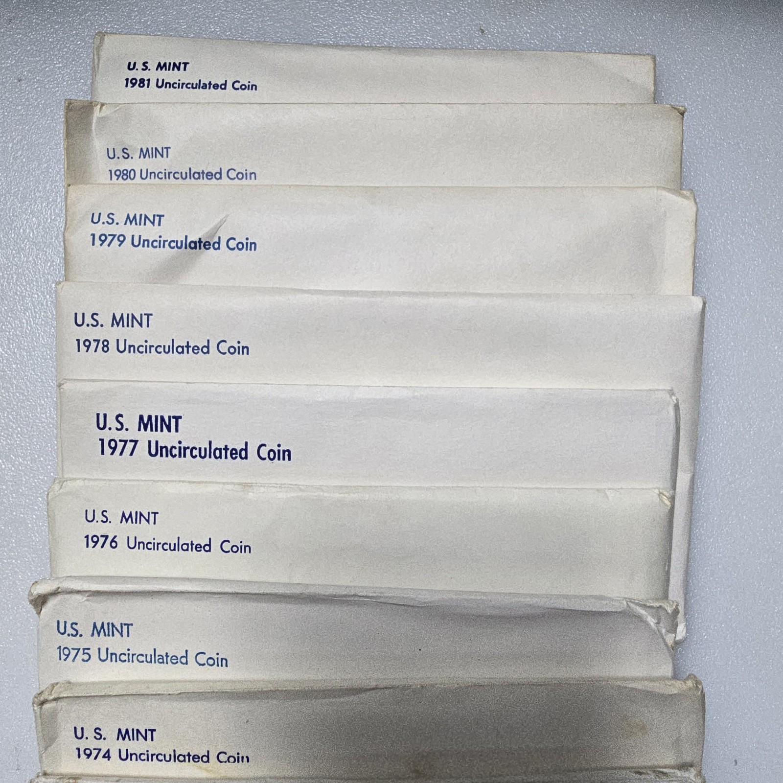 US Mint Sets 1968 - 1981 14 Uncirculated P & D Sets Includes 3 Silver Halves OGP