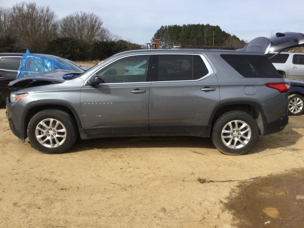 TRAVERSE 2019 Glove Box 4979556