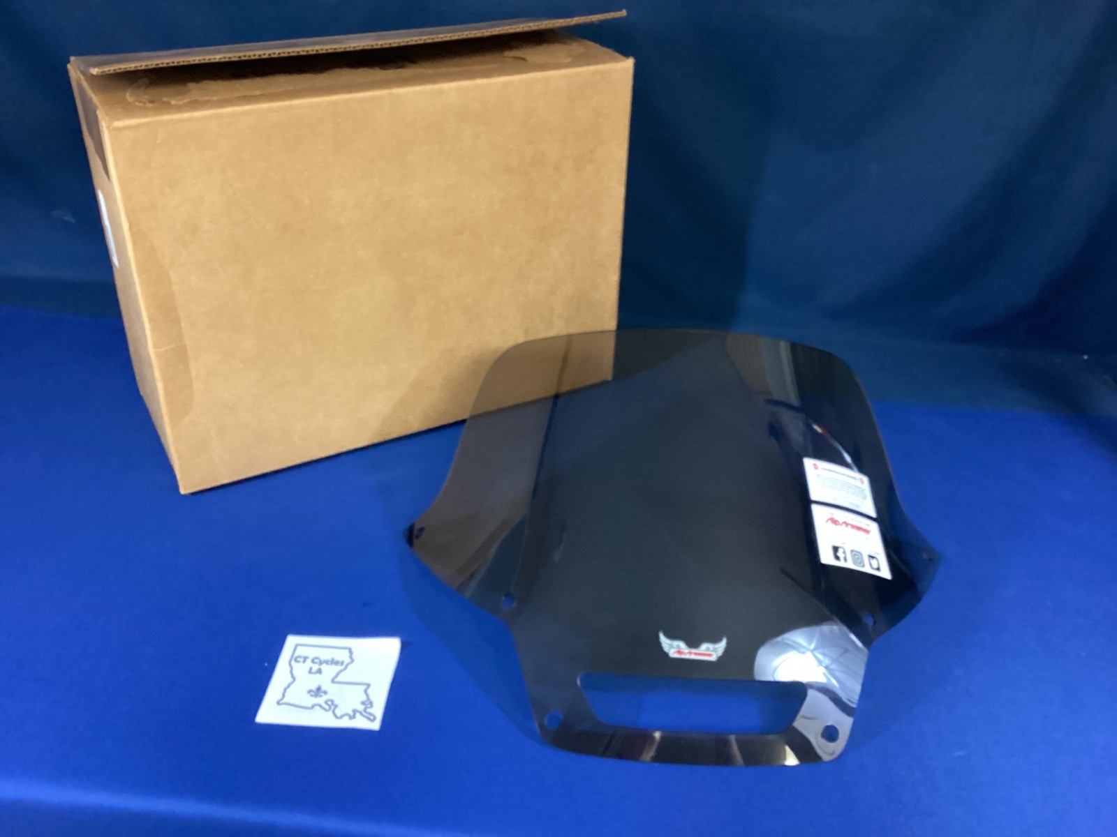 NEW open box  Replacement Windshield, Light Smoke, FXLRST, 2310-0765 *