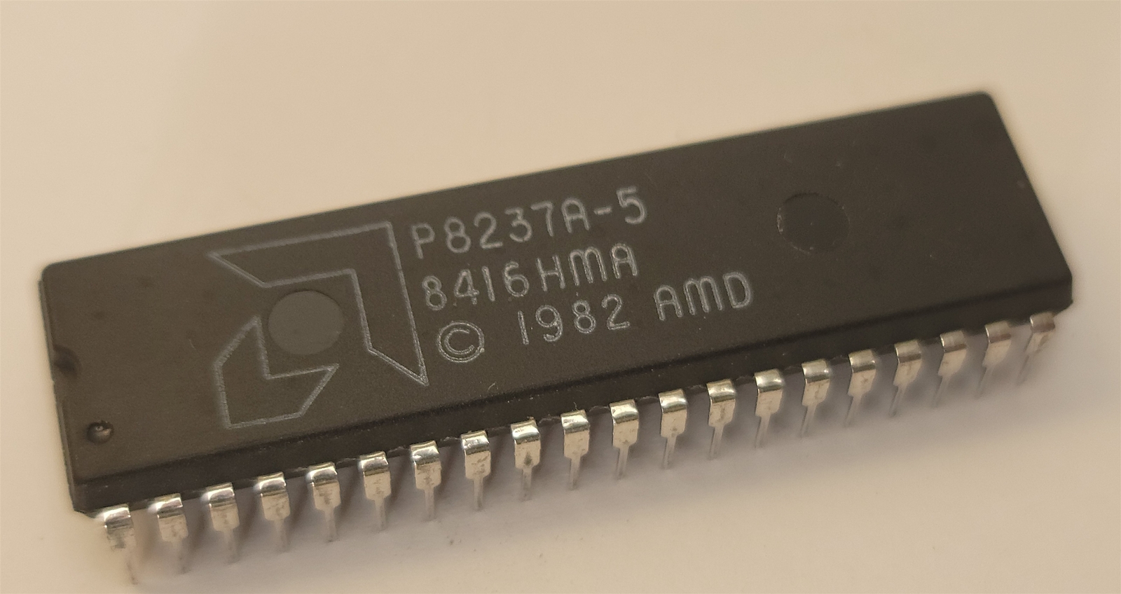 AMD P8237A-5 DMA Controller , 4Ch 5MHz 40 Pin