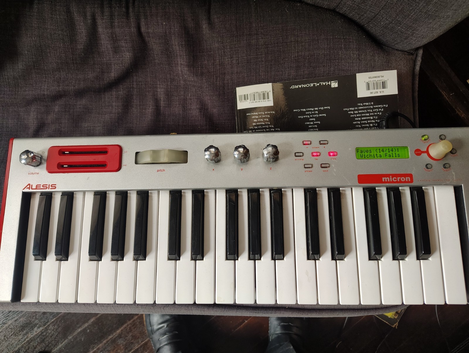 Alesis Alesis Micron Analog Modeling Synthesizer