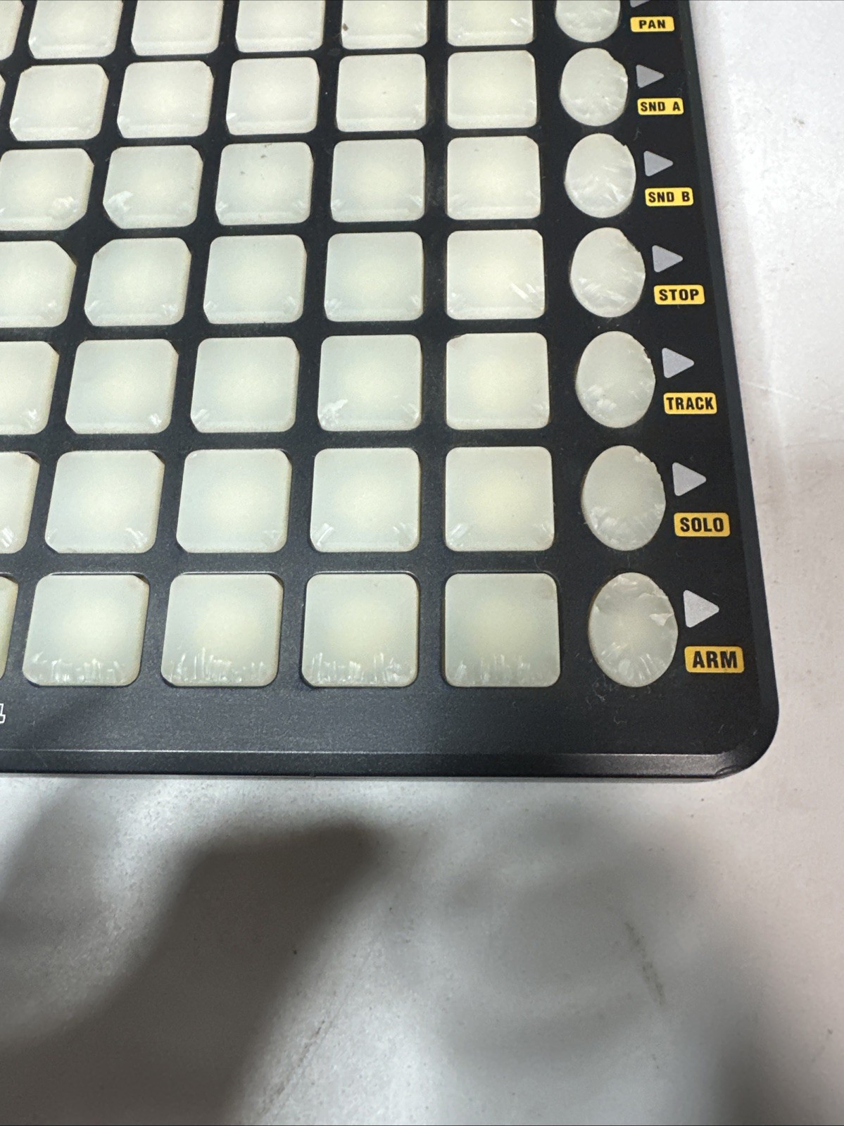 Behringer CMD TOUCH TC64 Clip Launch Controller 64 button MIDI pad
