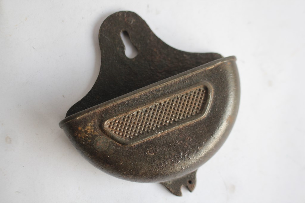Antique cast iron wall-mounted pyrotechnic device (46255)