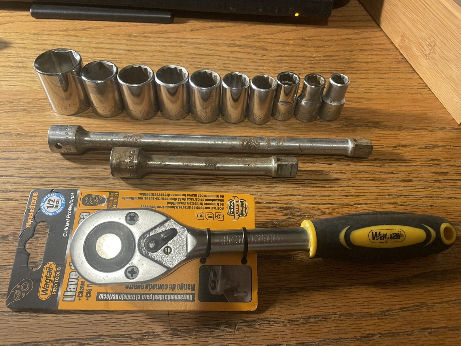 CRAFTSMAN 1/2” DRIVE MADE USA 10 PC. SOCKETS+2EXT+NIP WAGTAIL RATCHET L-72