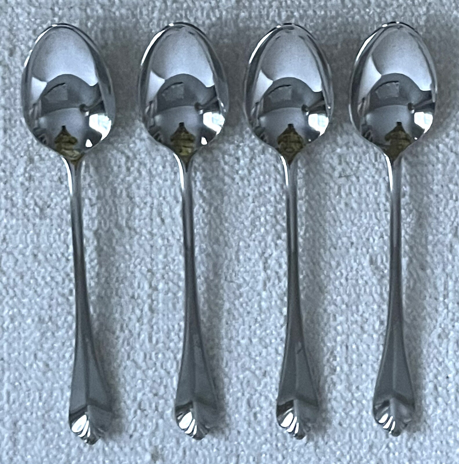 4 International PARK HILL Teaspoons 6 1/4" Stainless Korea Glossy 18/8 EXCELLENT