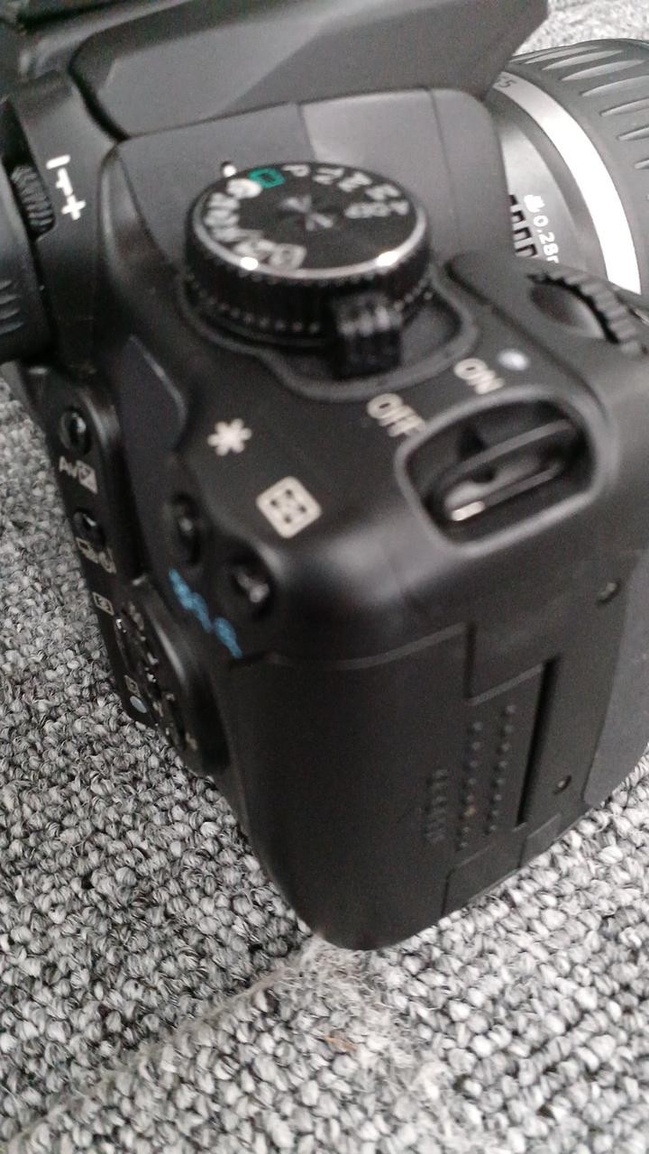 CANON DS126151 Digital DSLR Camera