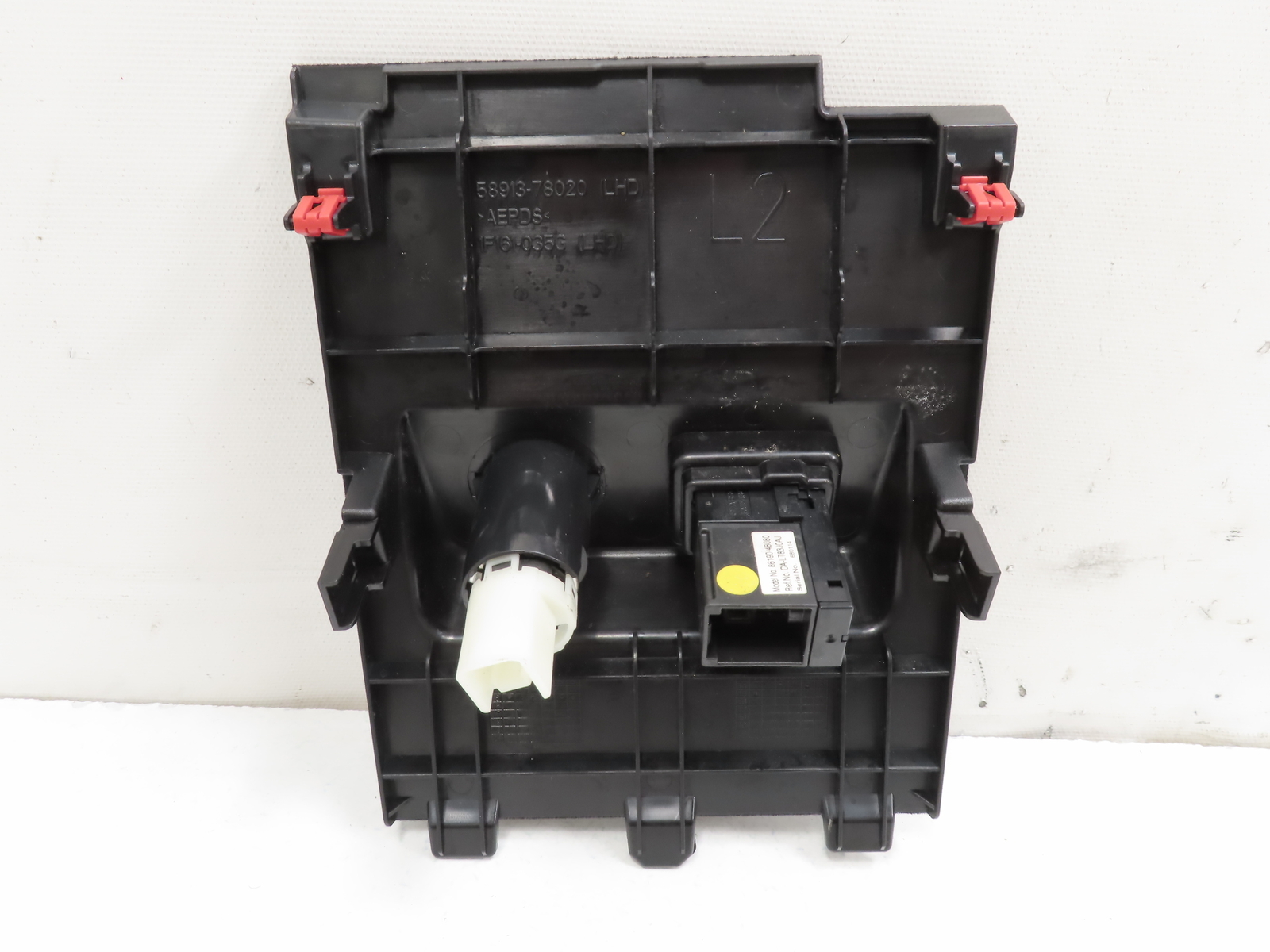 16 Lexus NX200t #1299 Aux & USB Dual Port Media Hub Jack OEM 86190-48080