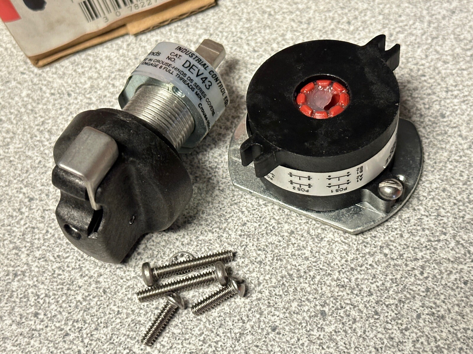 New COOPER EATON CROUSE HINDS DEV43 Type DEV Selector Switch 3 Position