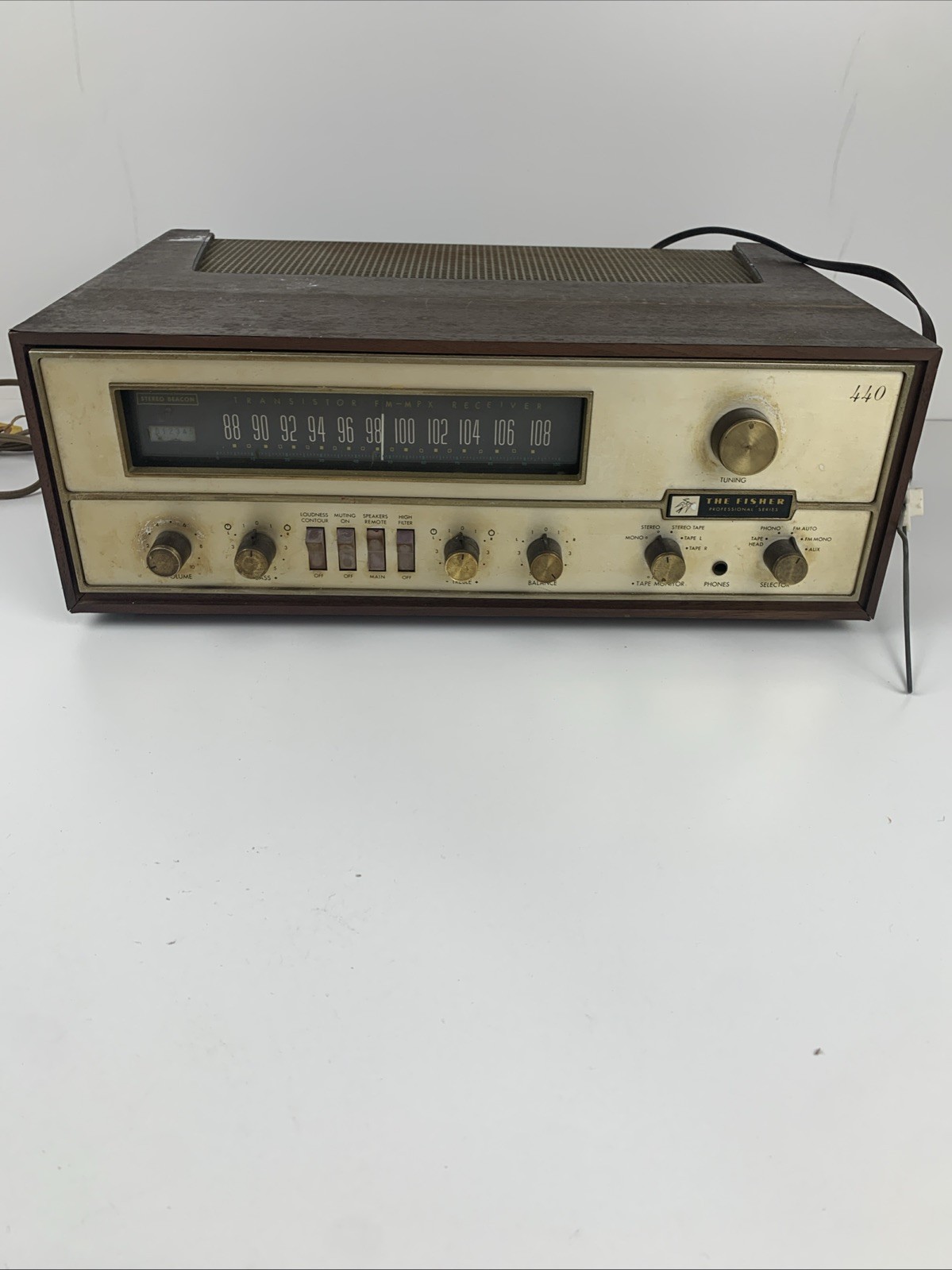 VINTAGE THE FISHER 440-T Stereo Receiver Parts/Repair-gets power but NOT TESTED
