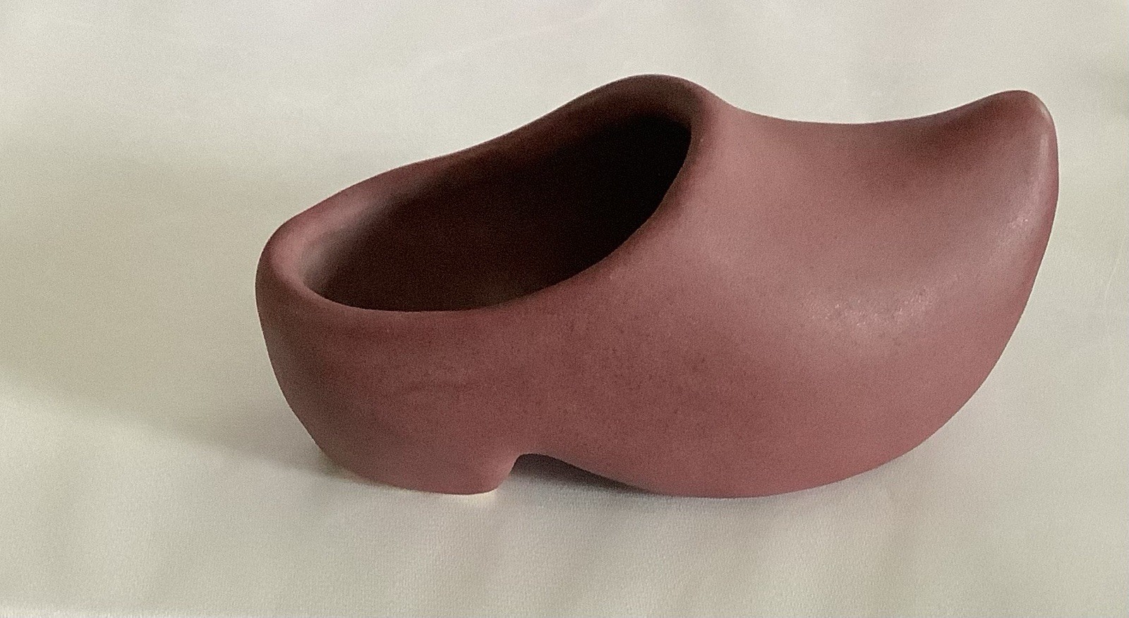 NILOAK Pottery Shoe Planter Rose Matte Finish Marked (163ia)