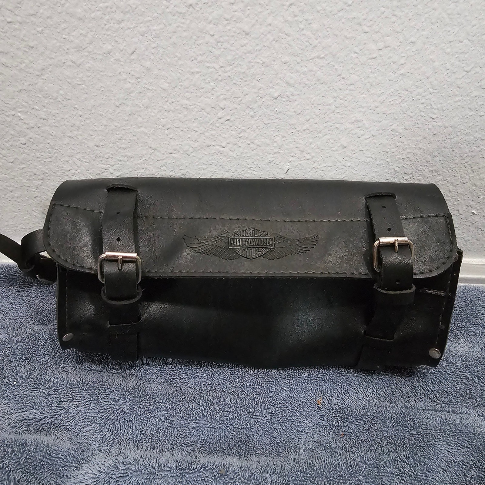 Harley-Davidson Black Leather Motorcycle Tool Bag Embossed Wing Logo Buckle Wrap