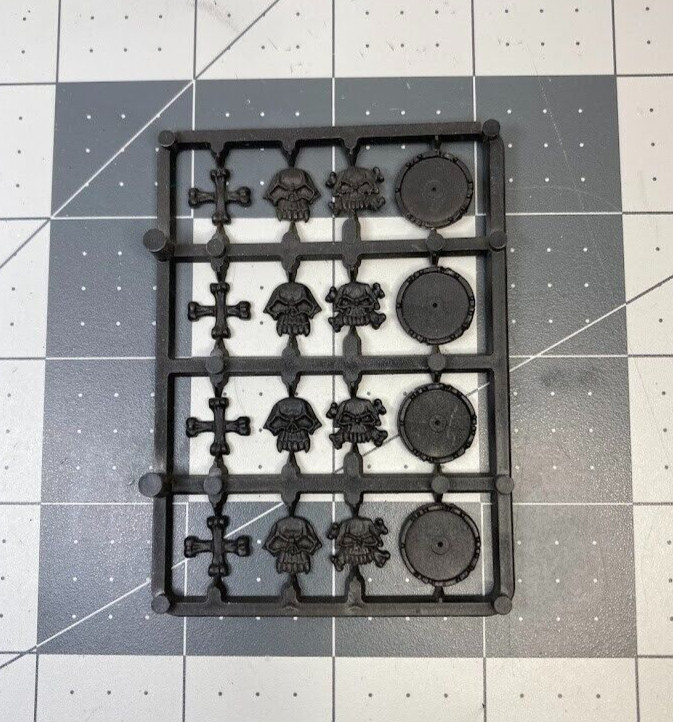 Classic Warhammer SKELETON WARRIOR SHIELDS Sprue undead 1997 Old World OOP BL25