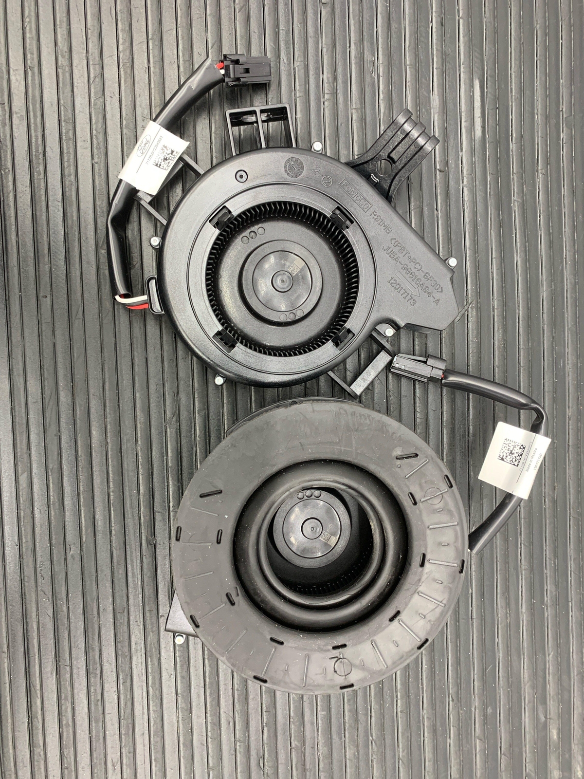 2021 - 2023 FORD F150 OEM FRONT RIGHT UPPER & LOWER SEAT BLOWER MOTOR SET (2)