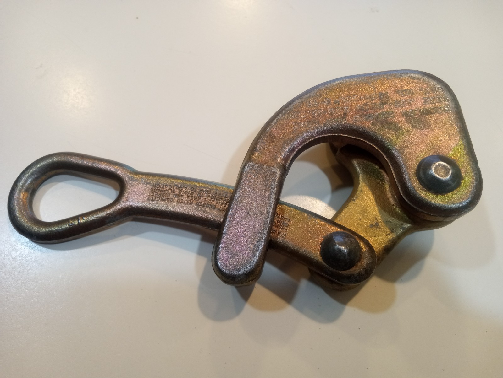 Klein Tools Haven's Grip with Swing Latch - Gold (1604-20L)