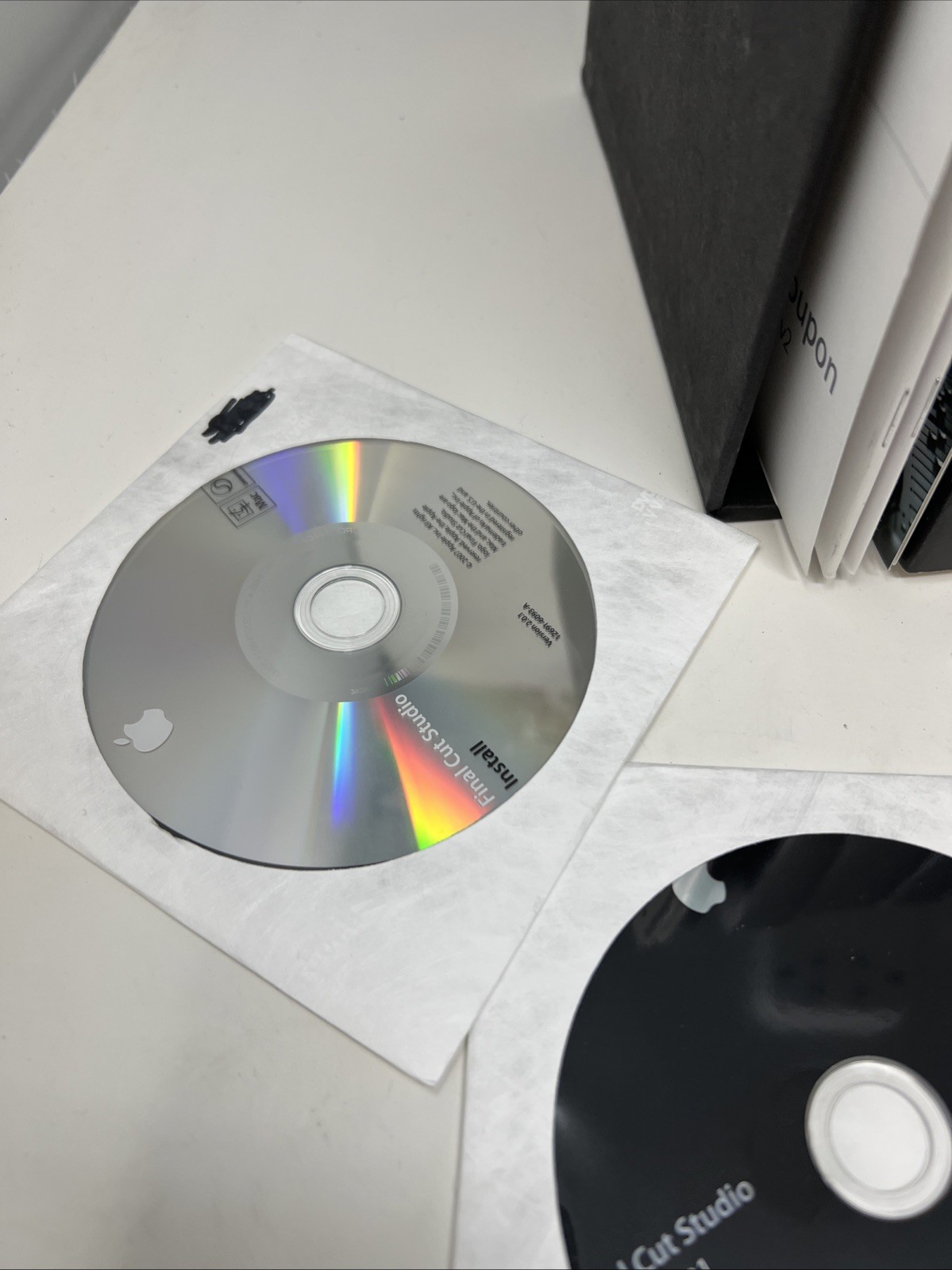Apple Final Cut Studio 2 UPG from FCS, Software(Discs), Manuals Serial Numbers