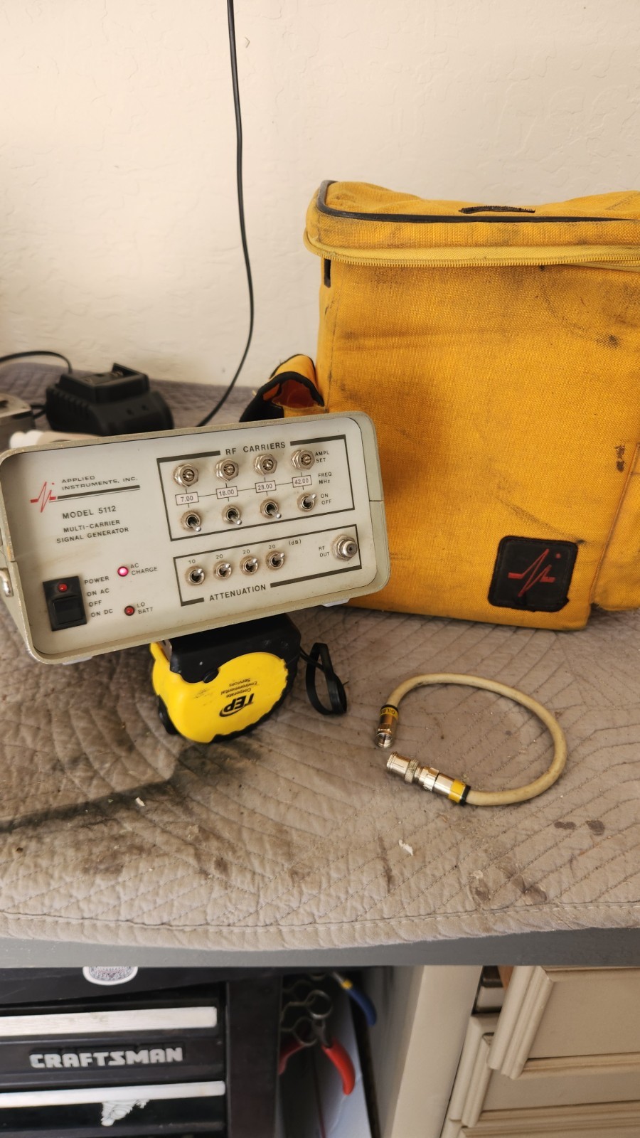Applied Instruments Model 5112 Multi-Carrier Signal Generator