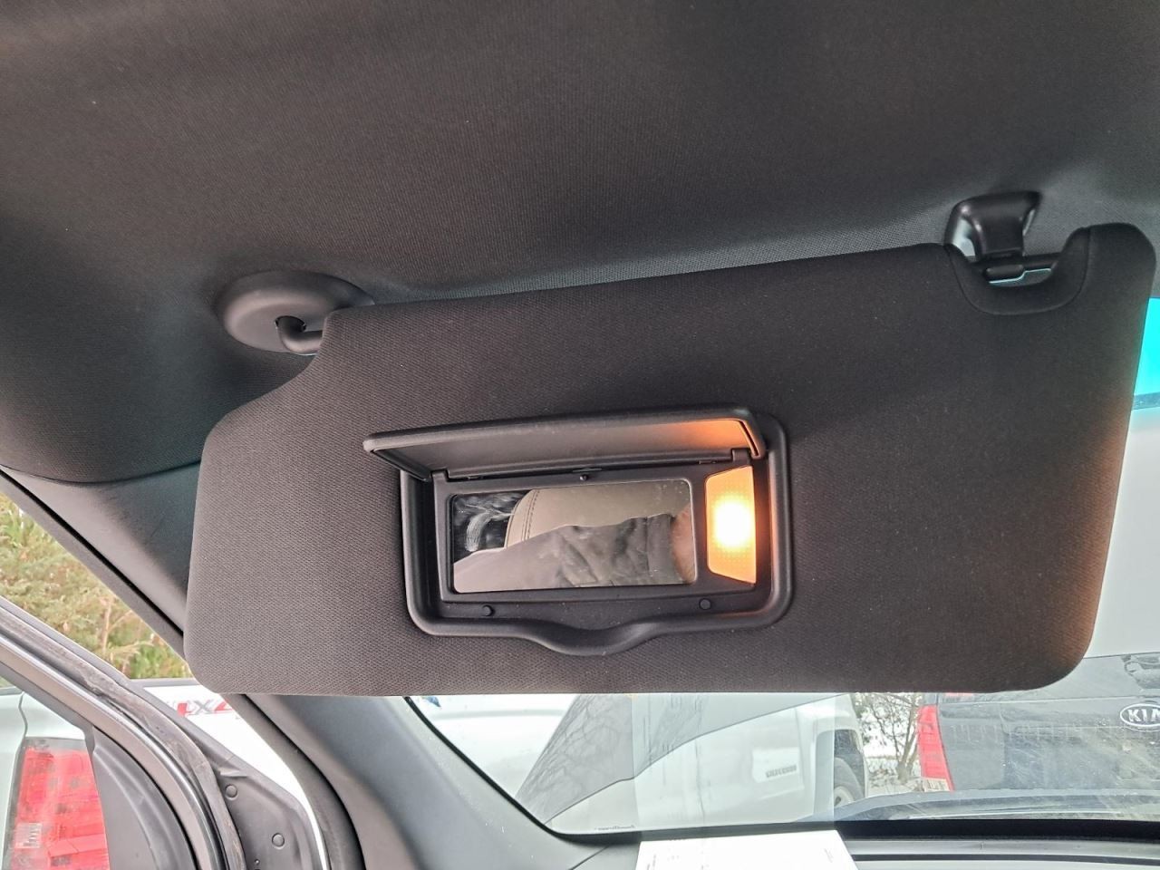 EXPLORER 2015 Glove Box 4956094
