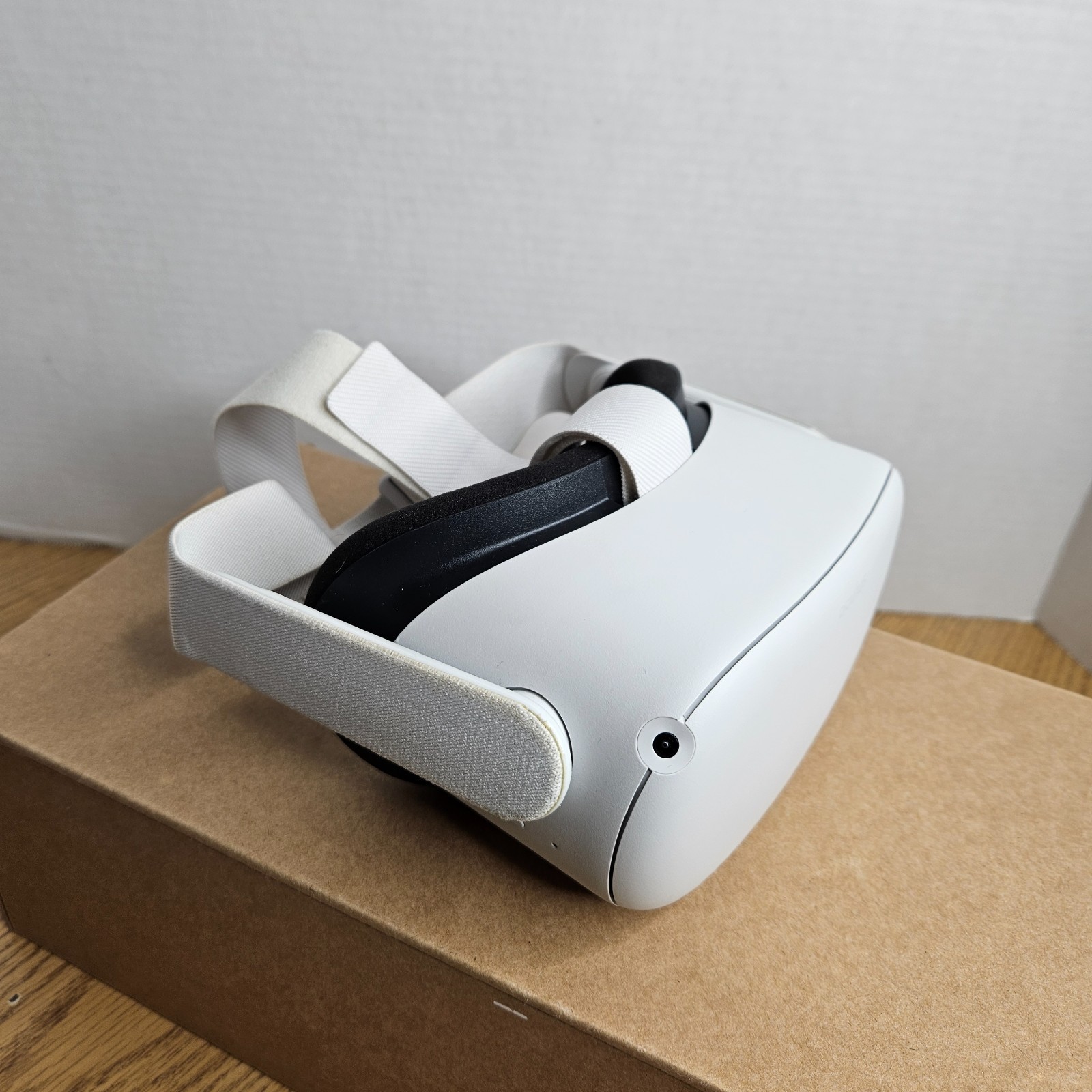 Meta Oculus Quest 2 128GB VR Headset with Controllers and original Box