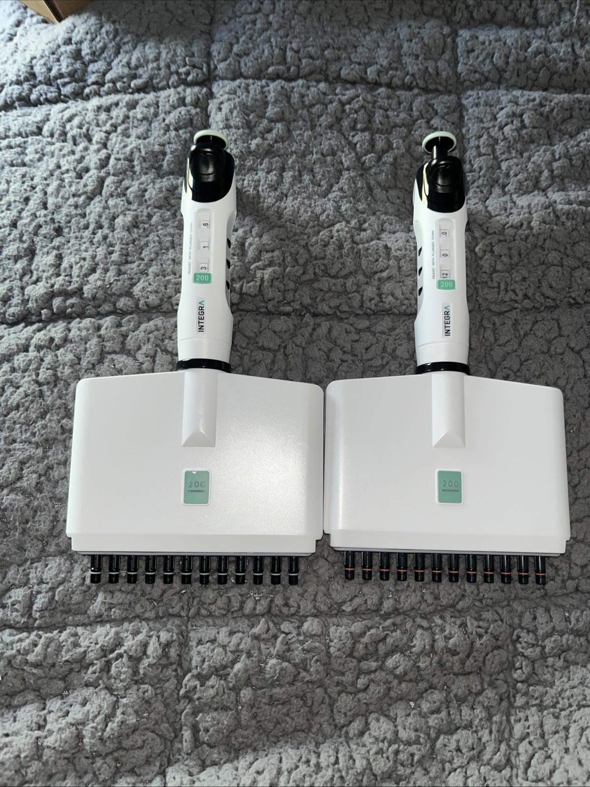 INTEGRA Biosciences EVOLVE Manual Pipette #3026 - 12-Chanel, 20-200uL, P200