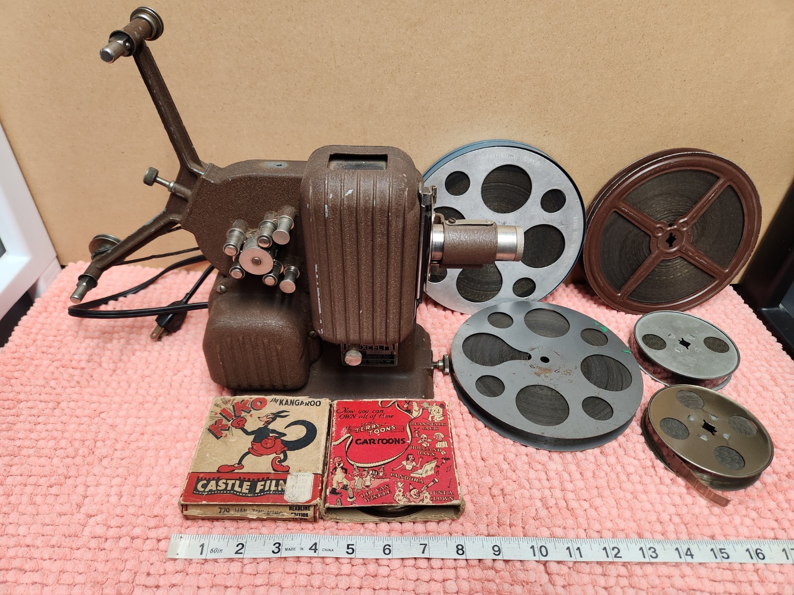 VTG 1940s Excel P-130 Movie Projector w/ 7 Film Reels Excel Serial #6203 ESTATE