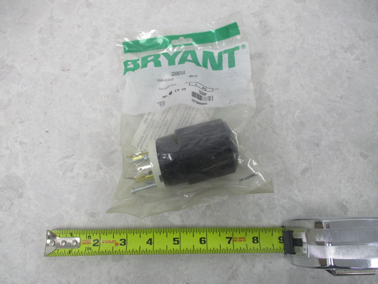 BRYANT 70530-NP, 30A, 125V, LOCKING PLUG, XA0030