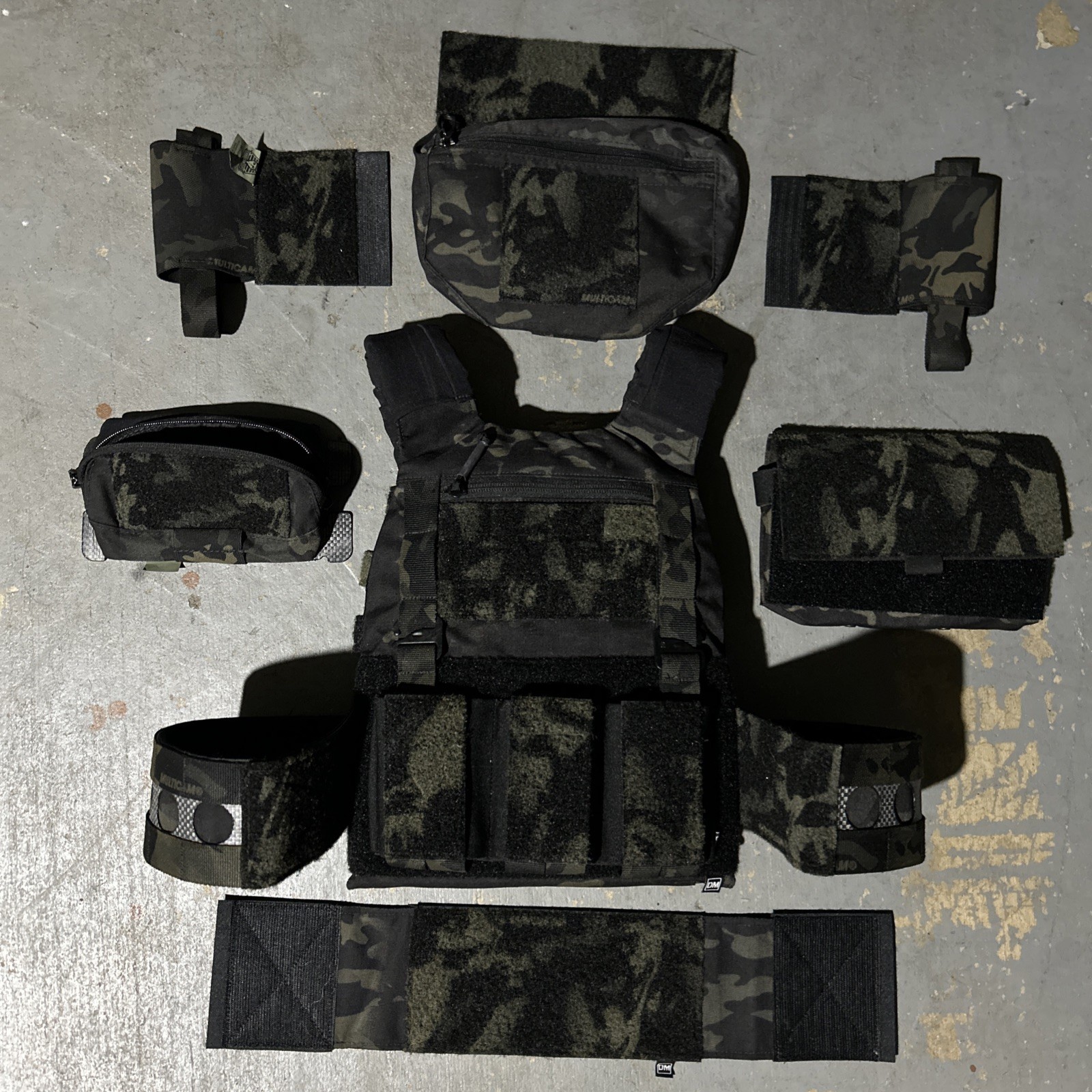 Defense Mechanisms MEPC V2 Medium Multicam Black + Ferro Concepts Pouches