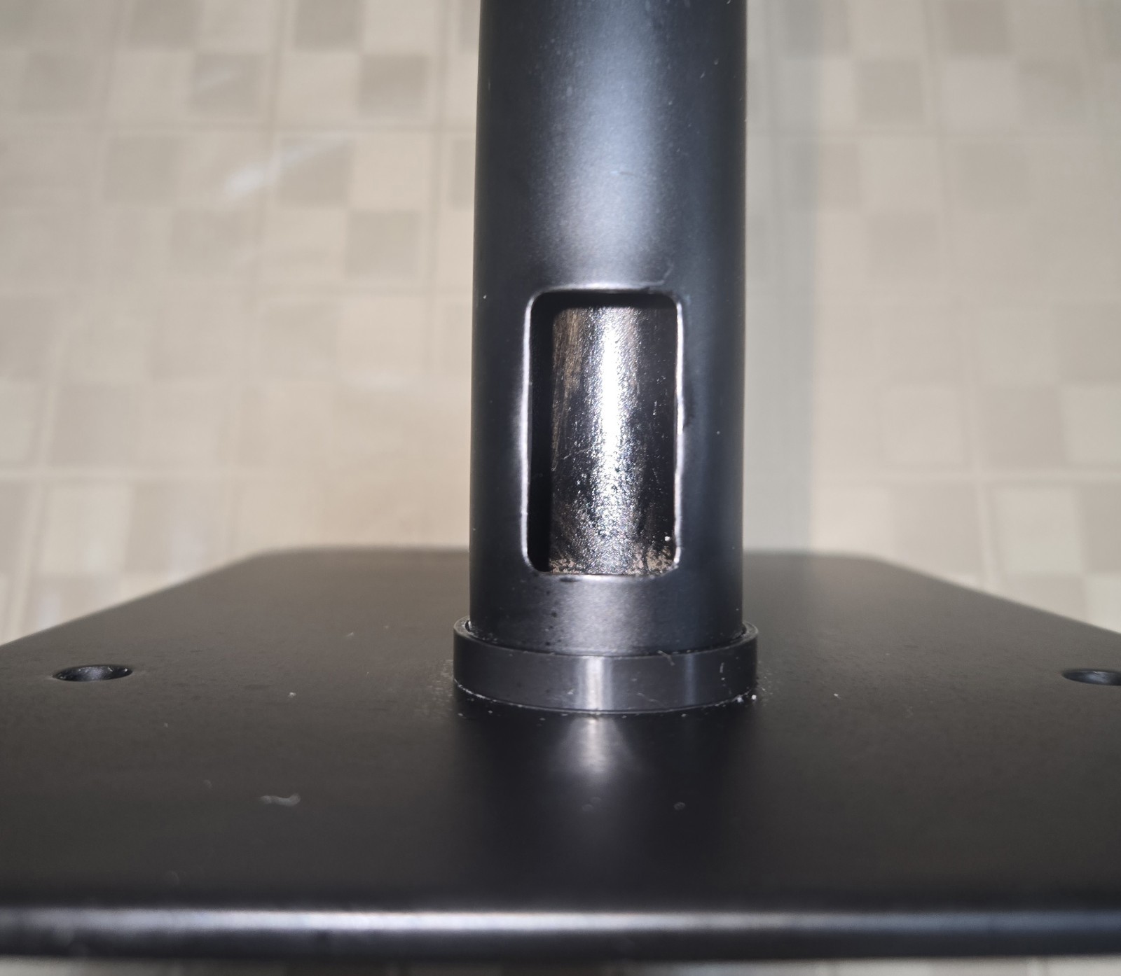 Mount-It! Anti-Theft Tablet Kiosk Countertop Stand | Universal Fit Black