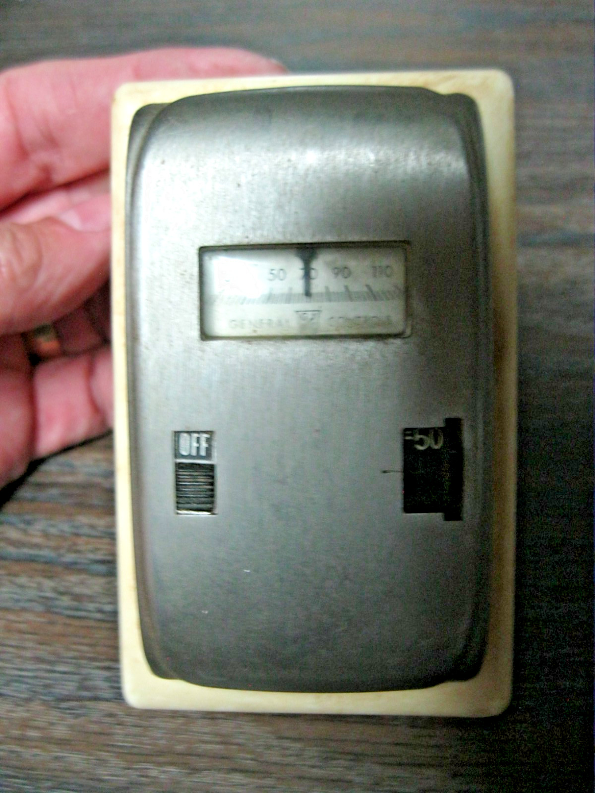 Used General Controls Thermostat model T-80 Catalog # T80-B S/N J3222