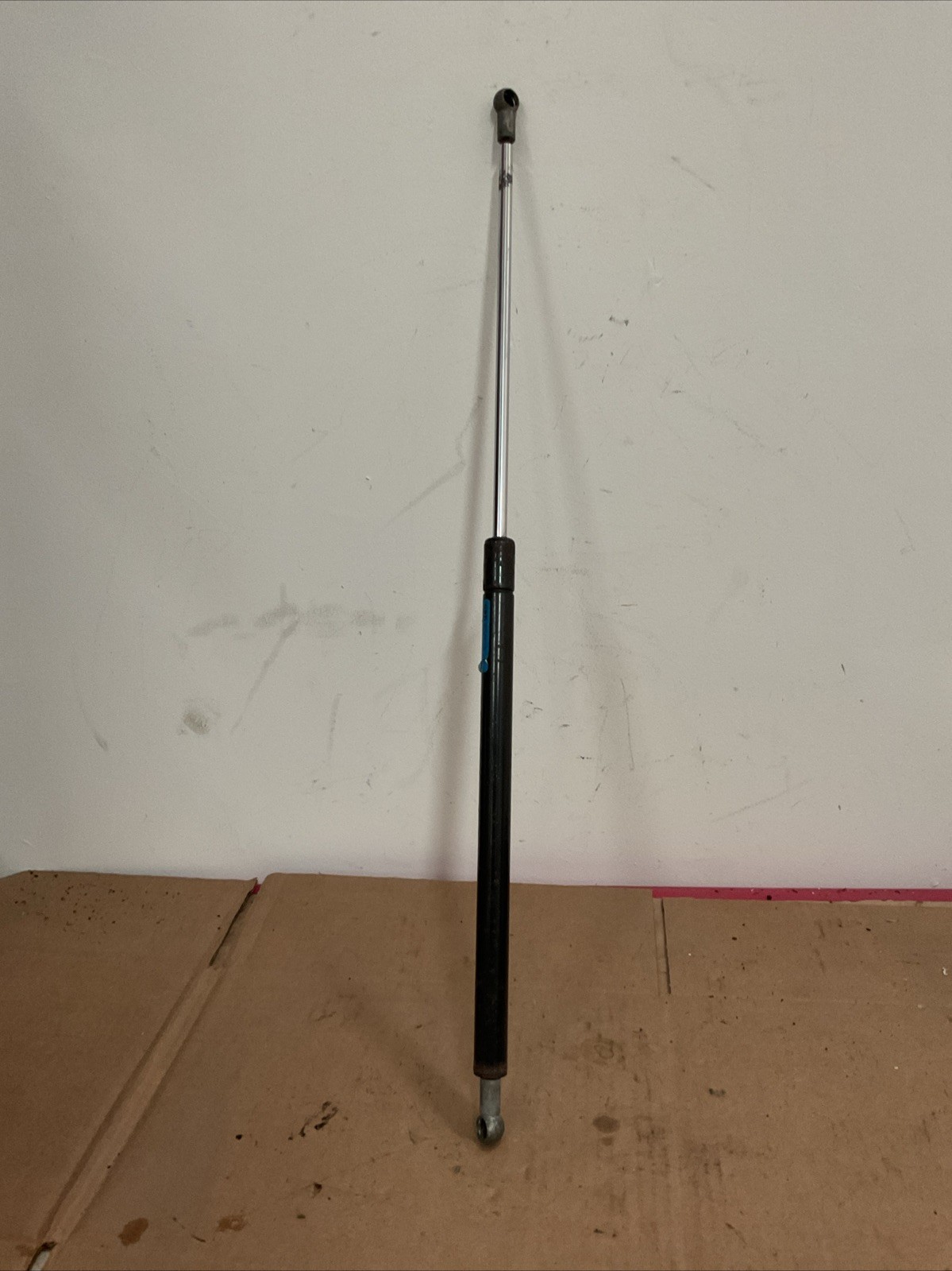 Sachs Stabilus Trunk/Hatch Lift Support #SG230005 ~ Pontiac, Cheverolet, Suzuki