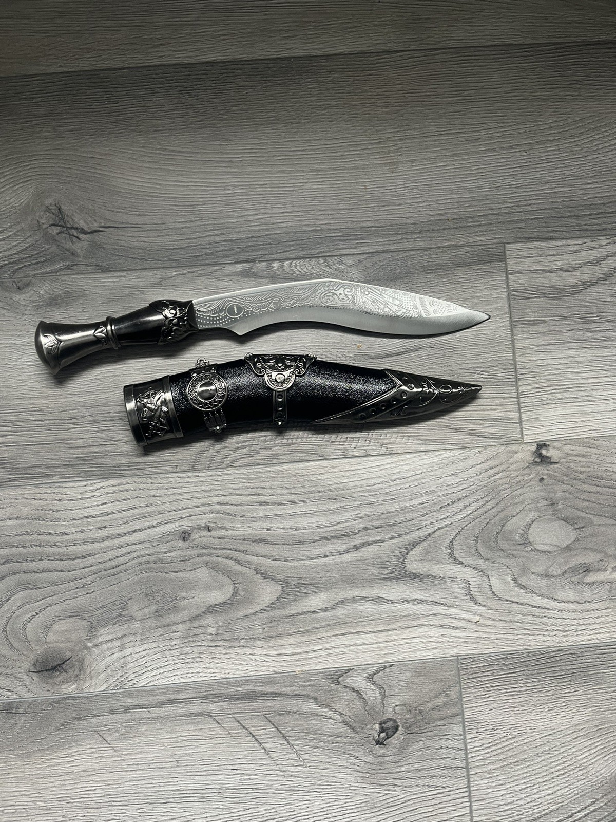 Ornamental Knife And Sheath
