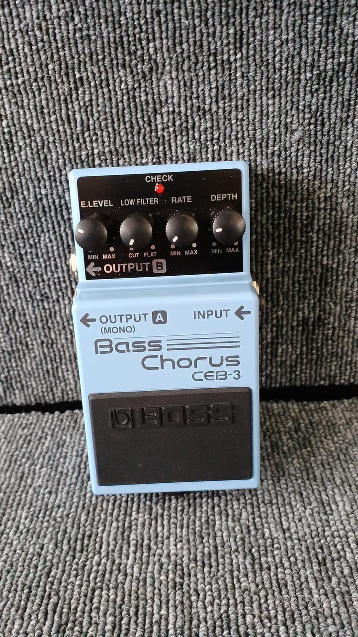 Boss CEB3 Chorus Ensemble Pedal for Guitarists Professional Studio Ready