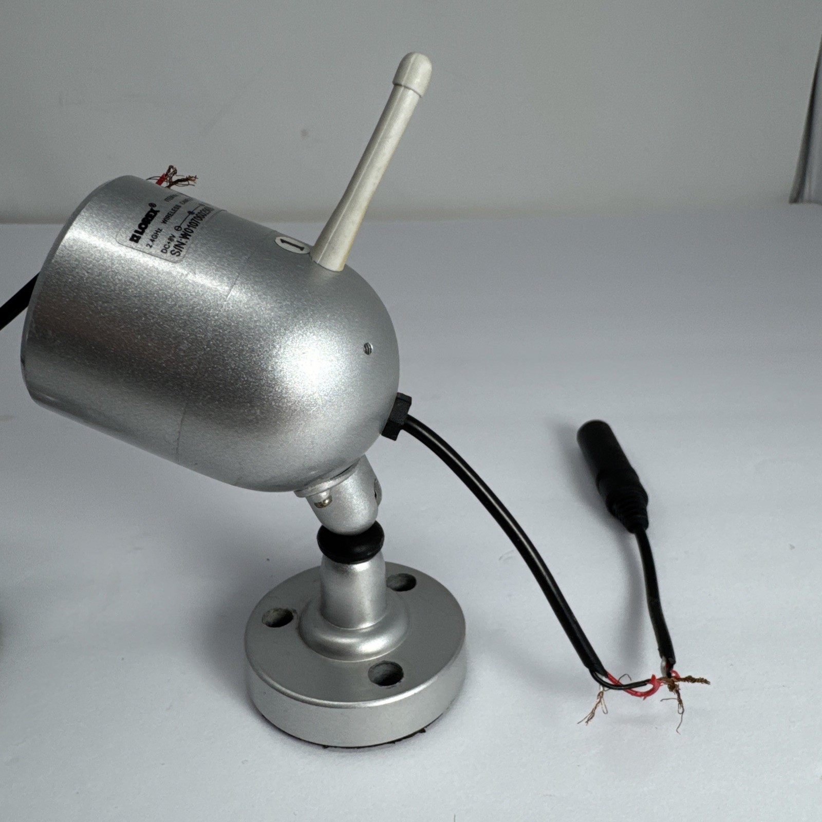 x2 Lorex Silver Security Cameras mc7301 Need To Be Rewired
