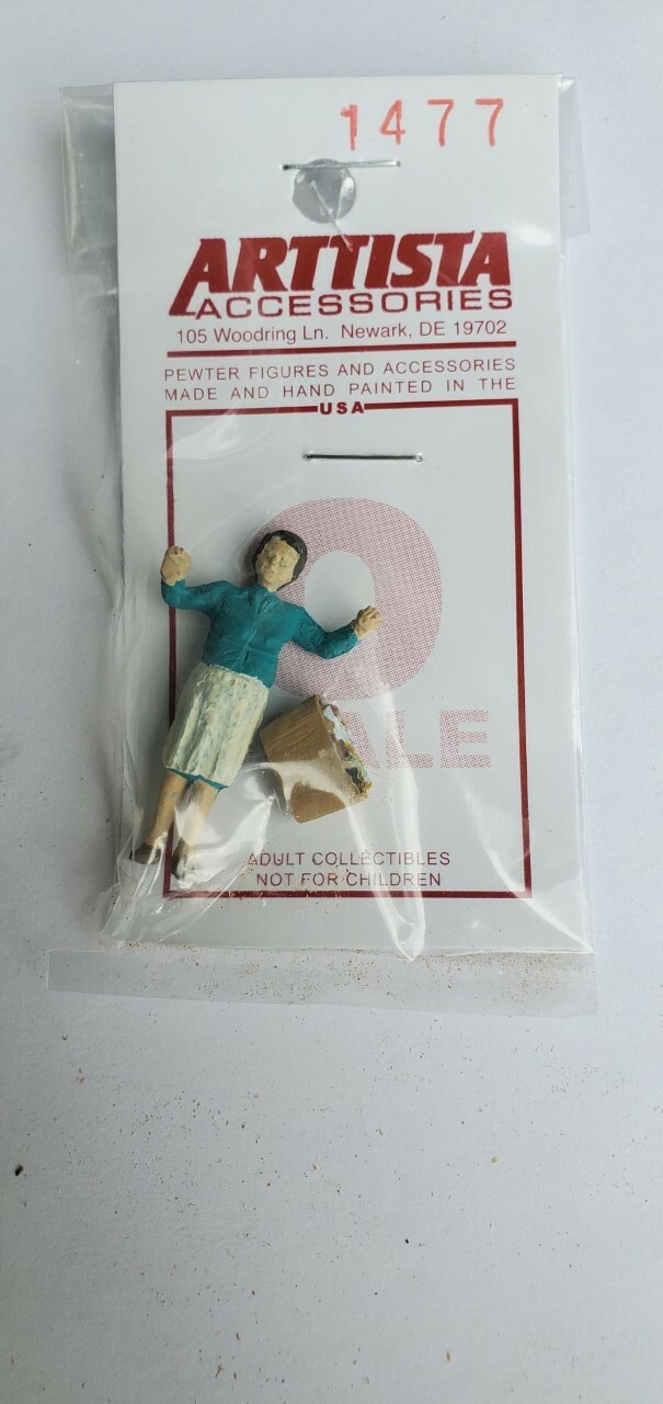 Arttista #1477 - Woman with Laundry Basket - O Scale Figure - Model Trains - NEW
